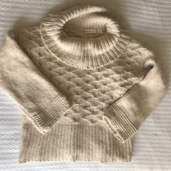 Cozy turtleneck sweater - Picture 2 of 5